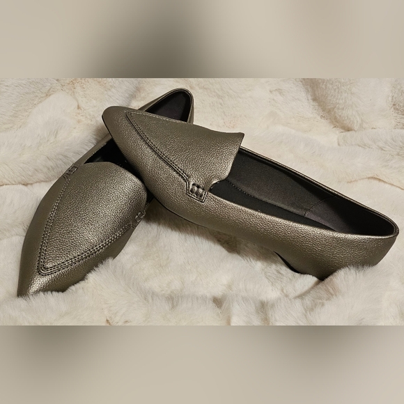 Anne Klein Women's Kia Pointed Toe Loafers - Picture 4 of 5
